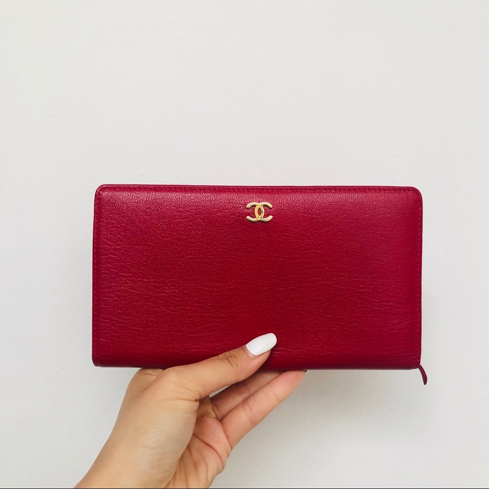 Chanel bi fold long wallet in lambskin-red